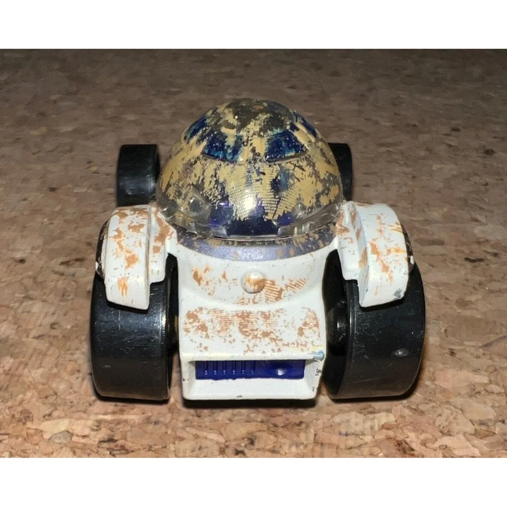 Hot‎ Wheels R2-D2 Star Wars Character Car 1:64 White Blue Good Weathered CGW37